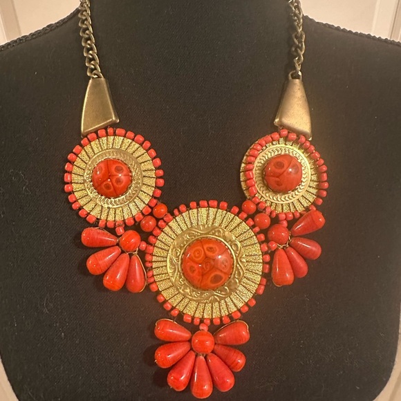 Elegant Red Bezel Beaded Statement Necklace - Picture 3 of 3